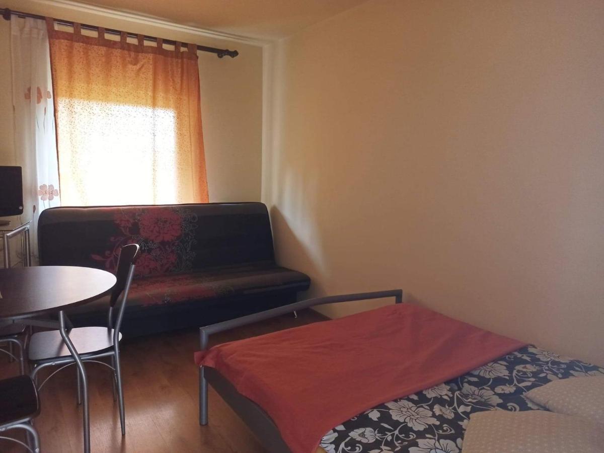 Przylesie Διαμέρισμα Uniejow Εξωτερικό φωτογραφία